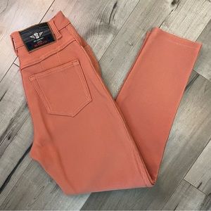 ⭐️ Ultra High Waist Skinny Coral Bottoms from Big Star Jean’s in Size 26 ⭐️